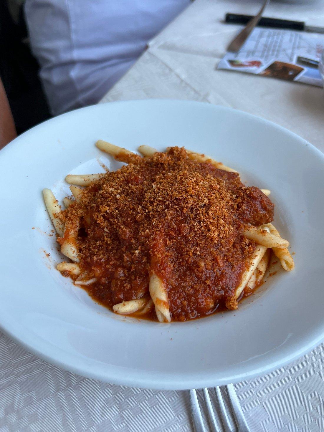 Frizzuli con ragù — piatto tipico lucano